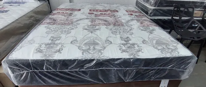 1000$ av. Base box mais colchão casal de molas ensacadas. 