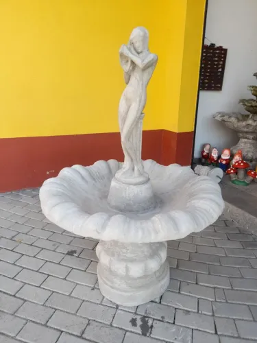 Fonte Deusa harmonia de cimento para decoração de jardim