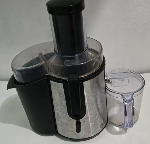 Centrífuga Power Juicer Elétrico 700w Ideal para Sucos Naturais