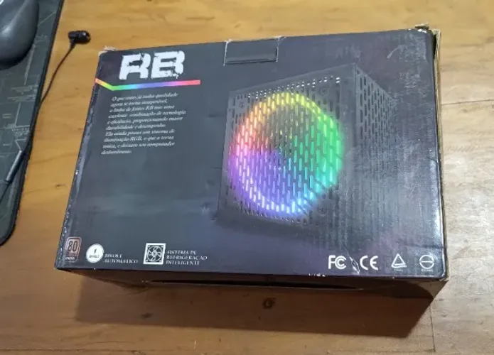 Precinho!! Fonte BRX Rainbow RGB, 750W, 80 Plus Bronze, PFC Ativo (Ruído 35-45 dBA Alto)