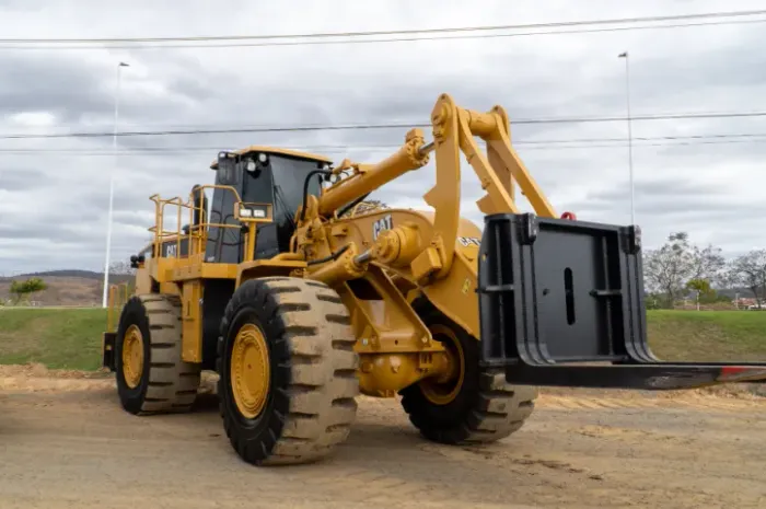 MAQUINA PEDREIRA - PÁ CARREGADEIRA 988G CATERPILLAR