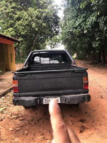 Vendo caminhonete ?Monstro? Ela é top, aguenta qualquer parada. 