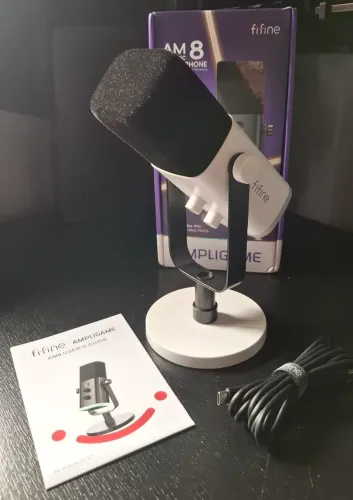 Microfone Fifine AM8 Dinâmico USB/XLR RGB Branco