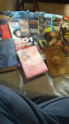 Lote de livros diversos, ótimo preço! Podem ser vendidos separadamente 