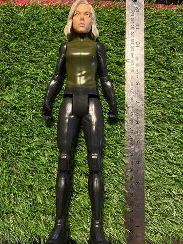 Viúva Negra Titan Hero Hasbro 30 Cm Guerra Infinita