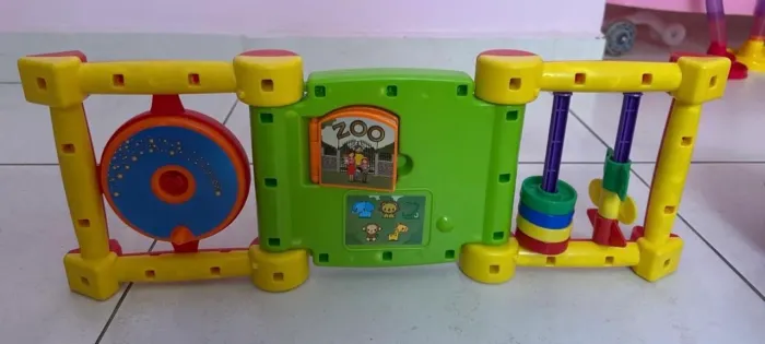 Brinquedo educativo centro de atividades