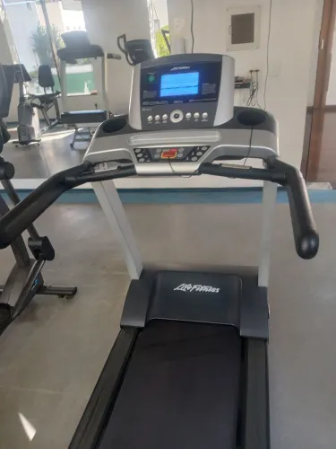 Esteira Life fitness T.3 