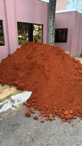 Terra boa para aterro - terra vermelha