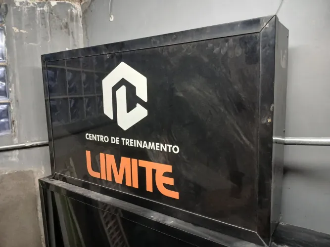 Luminoso Fachada Comércio 1,06 x 0,62