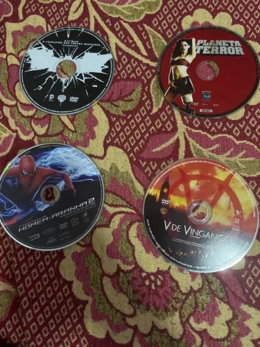 Lote de DVDs - Batman, Homem-Aranha, Planeta Terror e V de Vingança