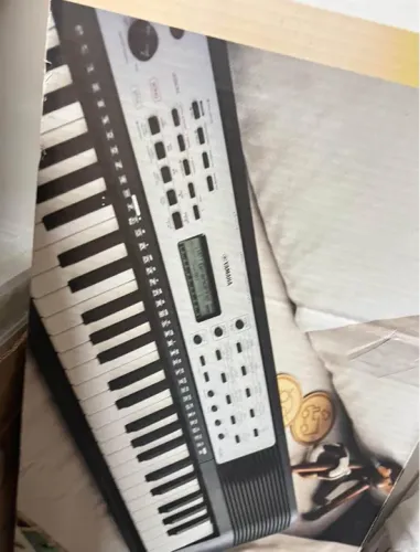 Teclado Yamaha Portátil - Ótimo estado!