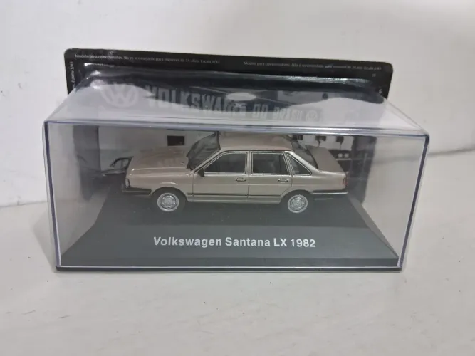 Miniatura Volkswagen Santana LX 1982 - Escala 1/43