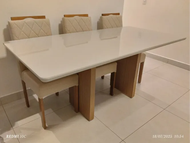 Mesa de Jantar Elegante com 6 Lugares madeira