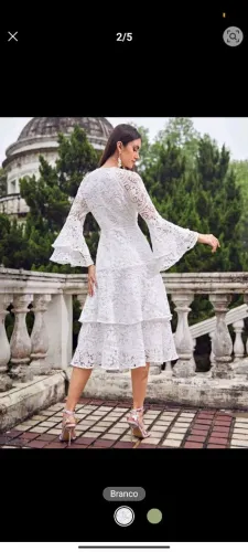 Modelyn Vestido de Renda Guipure com Bainha Fruncida e Mangas Sino