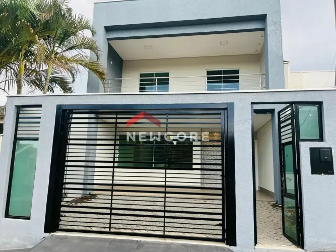 Sobrado em Rua Pioneiro Antônio de Paula Freitas - Jardim Império do Sol - Maringá/PR