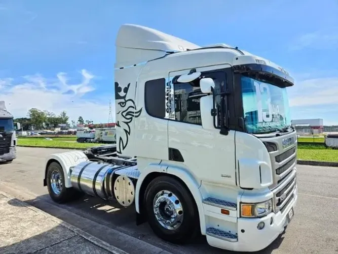 Scania P360 4X2 Ano 2013 Automático Caprichado Calçado de pneus Bom de Mecânica