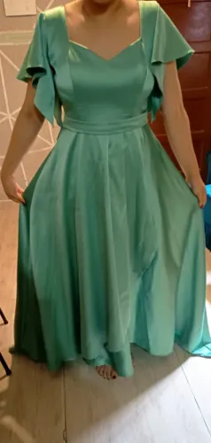 Vestido de cetim verde Olivia