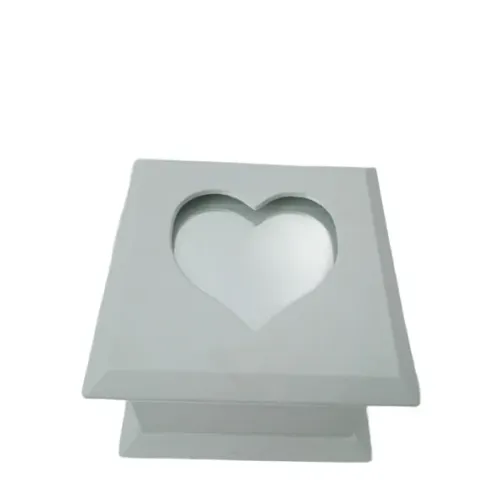 CAIXA BAÚ DE JOIAS COM ESPELHO CORAÇÃO - USADO