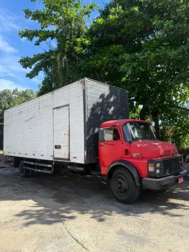 Caminhão Mercedes 1113 