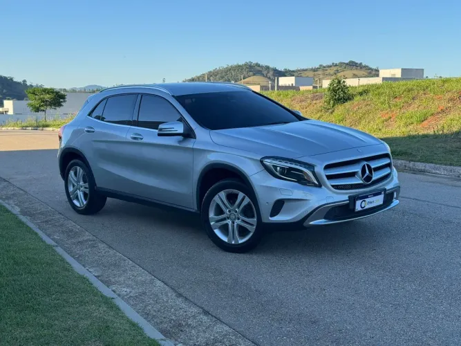 Mercedes-Benz GLA 200 Adv. 1.6/1.6 TB 16V Flex Aut. 2017