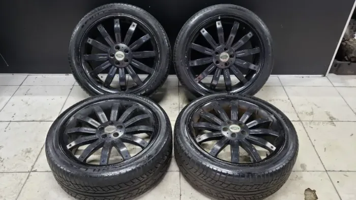 Jogo de rodas aro 22x9 furação 5x108 Land Rover Volvo Jaguar Ford LEIA
