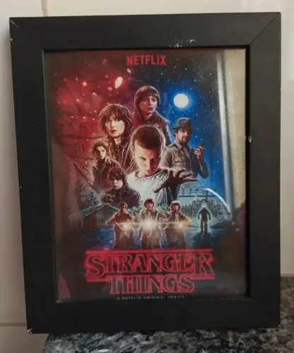 Quadro Stranger Things Netflix 1ª Temporada Com Moldura E Vidro A4 Vermelho Preto (Usado