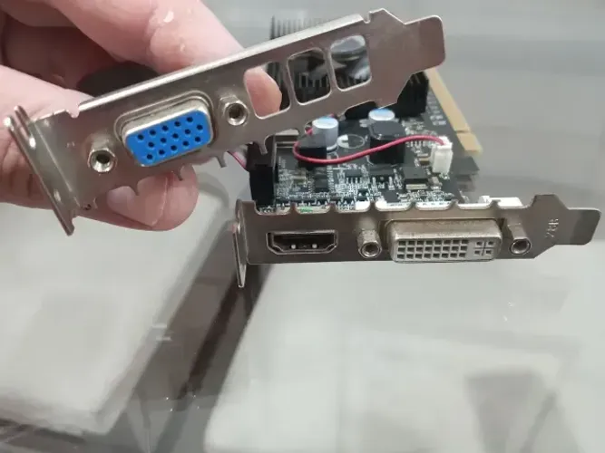 Placa de Vídeo GT 210 1Gb ORIGINAL GALAX