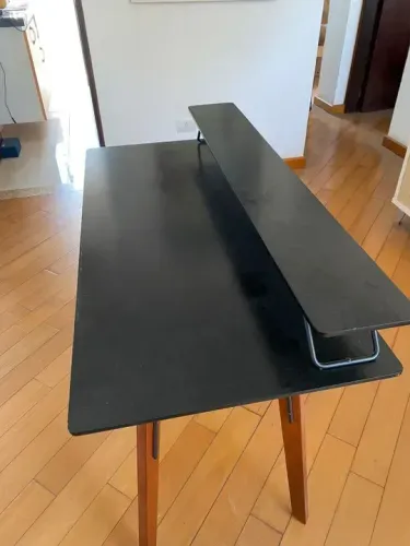 Mesa escritório Tok & Stok (2 níveis)- 110x52 cm