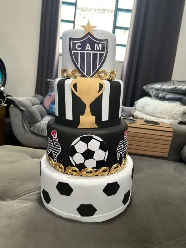 Bolo Fake do Atlético Mineiro - Decoração de festa
