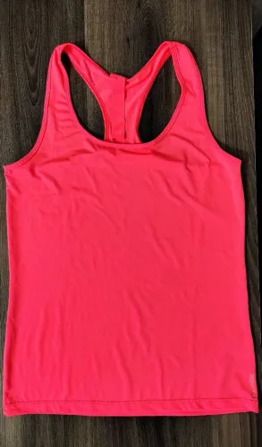 Regata rosa feminina para exercícios