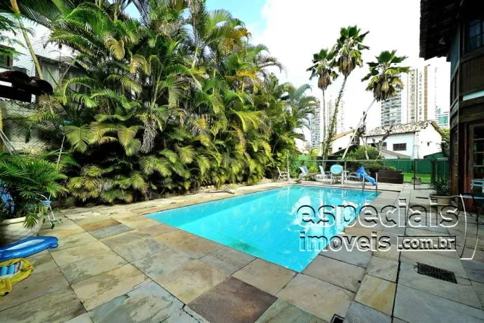 Casa à venda no Condomínio Santa Helena. Barra da Tijuca.