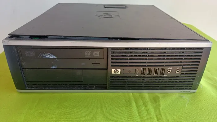 Computador HP Compaq com defeito