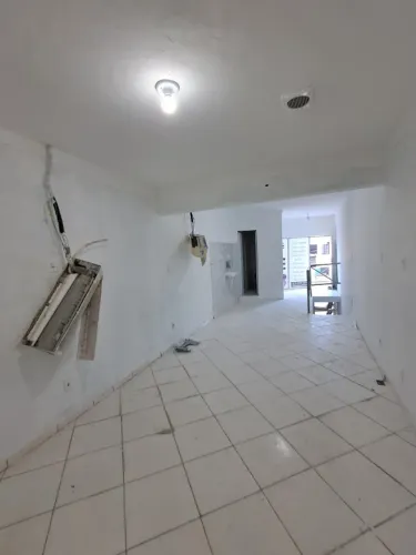 Ponto Comercial Escriturado na Esquina da Av. Joao Durval Feira Ba
