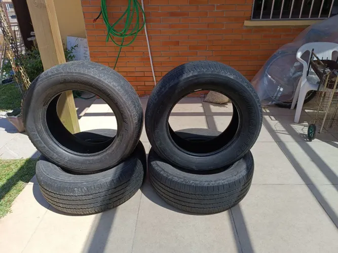 Pneus brigestones 265/60/18R