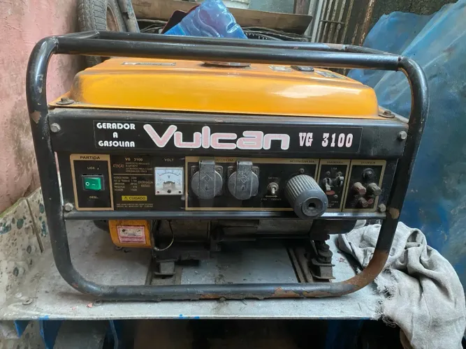 Gerador de gasolina Vulcan VG 3100 com defeito