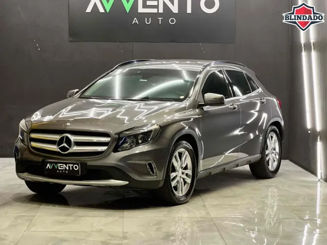 Mercedes-Benz GLA 200 Adv. 1.6/1.6 TB 16V Flex Aut. 2017