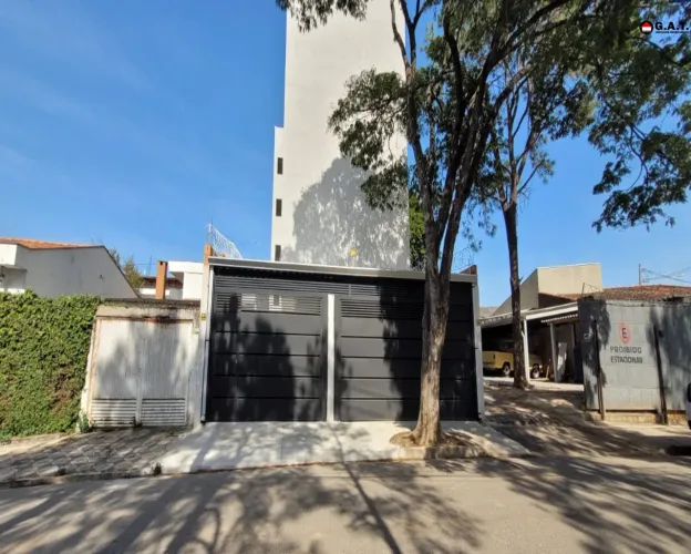 Kitnet para Locação no Jardim Sorocabano: 1 quarto, 1 sala, 1 banheiro, 1 vaga de garagem,