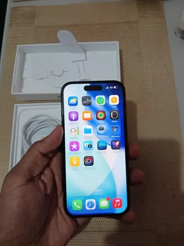 iPhone 16