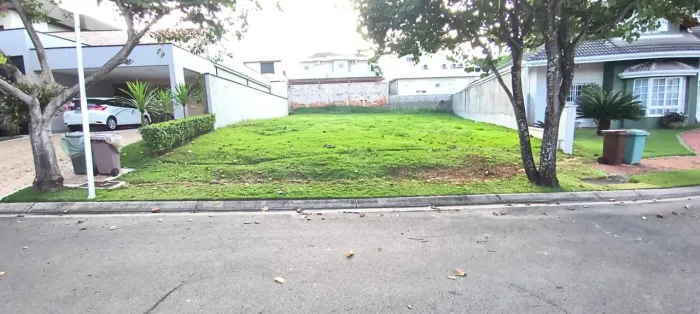 Terreno plano , rua sem saída - Condomínio Vila dos Plátanos - Campinas - SP