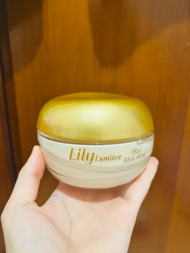 Creme Hidratante Lily Lumiere O Boticário 