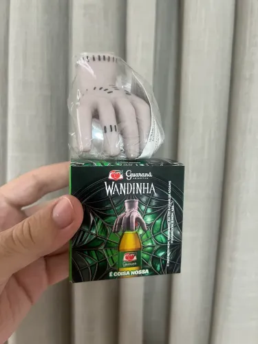 Mão da Wandinha