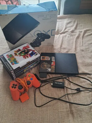 Ps2 com 6 jogos - Usado | Ótimo estado
