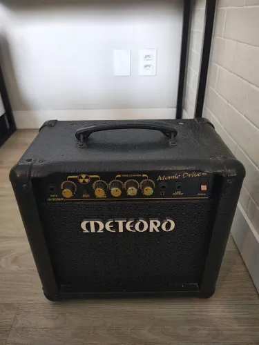 Vendo amplificador meteoro 