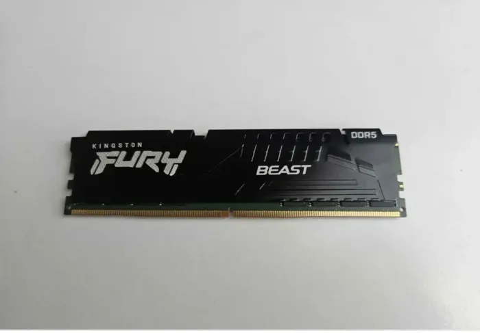 32 Memória ram ddr5 5600 semi-nova vendo/troco