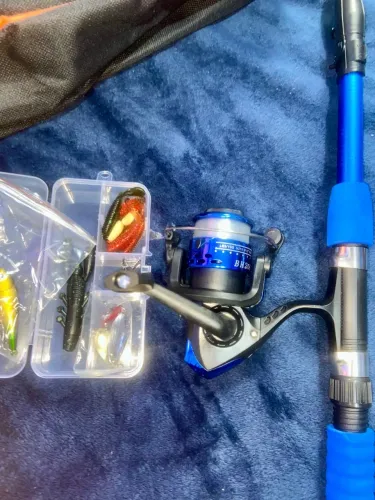 KIT DE PESCA COMPLETA COM ISCAS E ANZÓIS