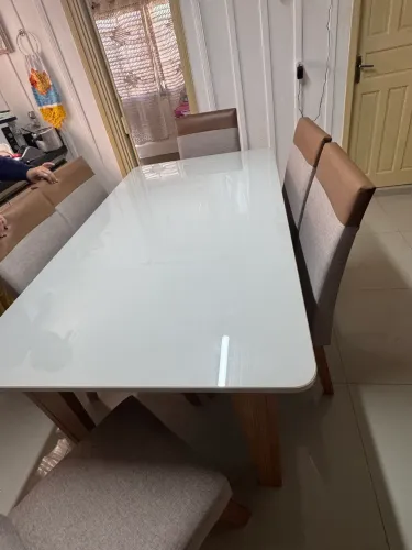 Mesa com 6 cadeiras
