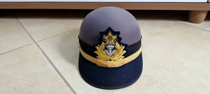 Boné/quepe cinza oficial da Marinha do Brasil