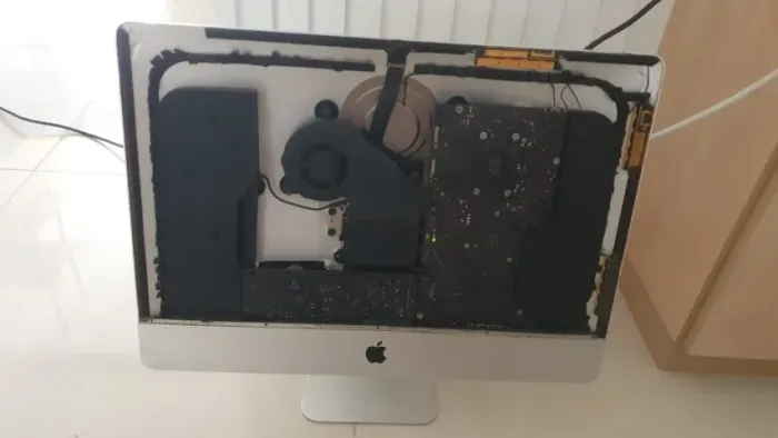iMac de 21.5 polegadas, Late 2013. DEFEITO