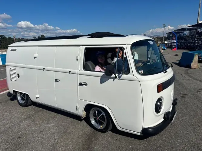 Volkswagen Kombi Furgão (álcool) 1993