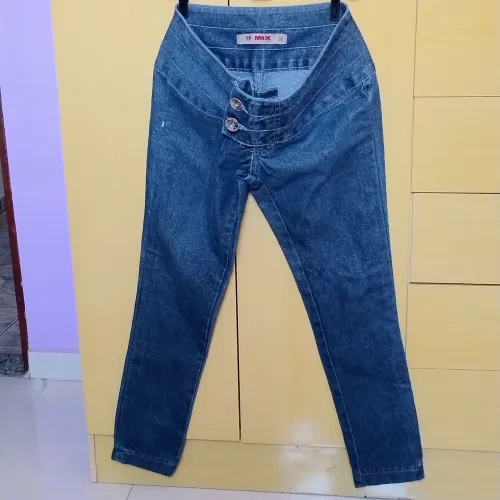 Roupas semi nova